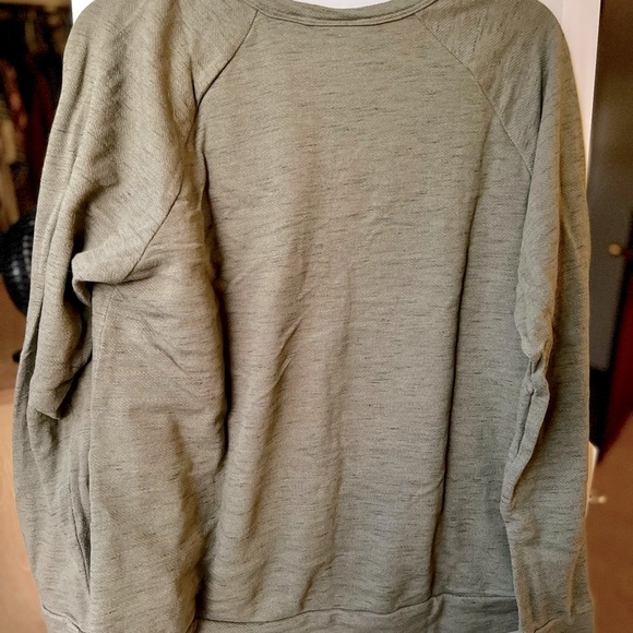 Field & Stream crewneck with pockets - Picture 3 of 4